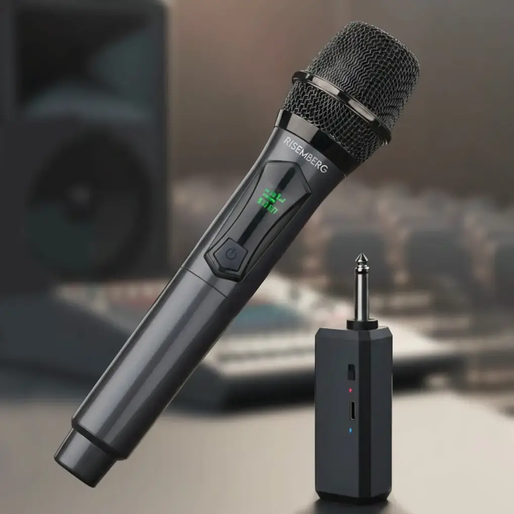 Microfone sem fio Risemberg BM-248C preto com corpo metálico e grade prateada.